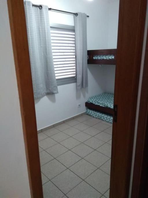 Em Itagua - Otima Localizacao 公寓